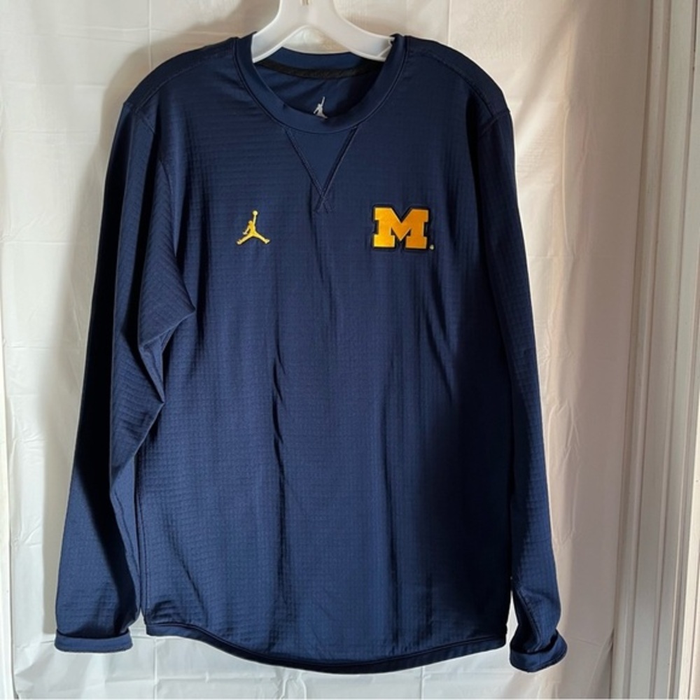 Air Jordan Michigan Wolverine Thermal Mens Size Small  Pullover Navy Blue Sports
